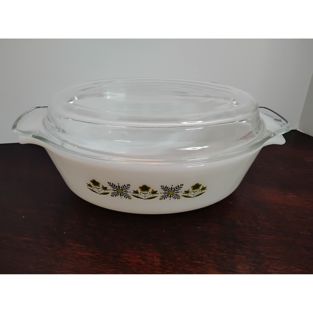 Vintage Fire-King Meadow Green Milk Glass Casserole Dish with Lid 1.5 Qt 433